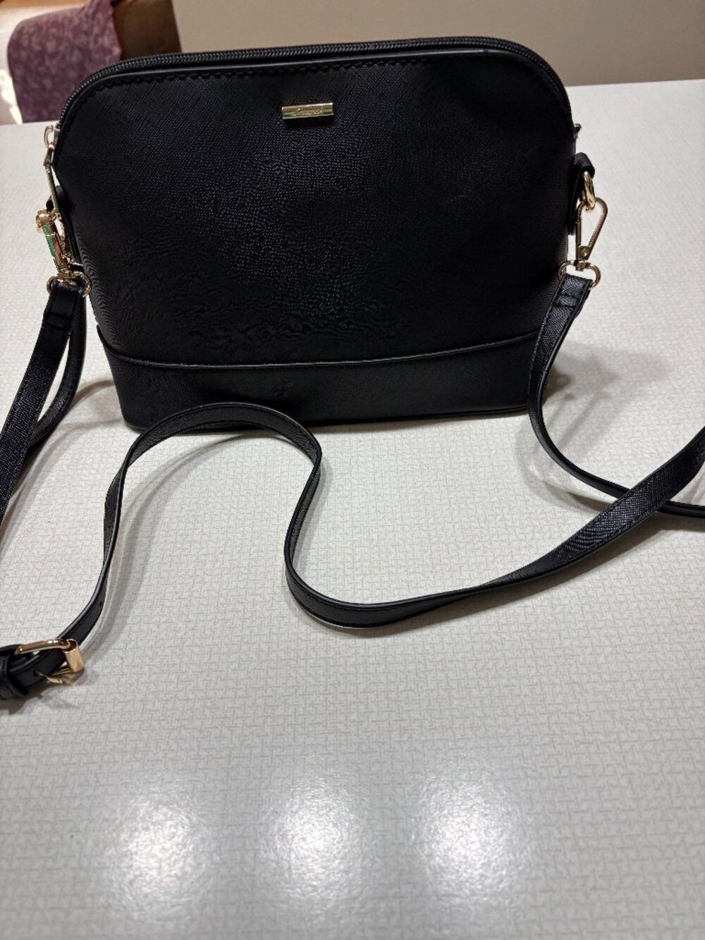 Like New Lovevook Basic Black Crossbody